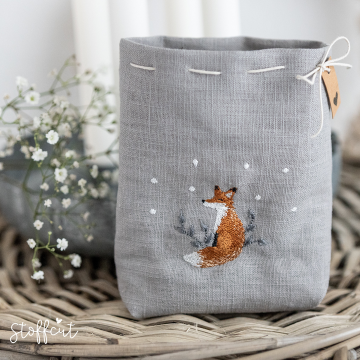 Stickdatei kleiner Fuchs  in Handstickoptik | Zartes Stickmotiv