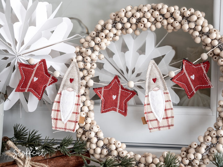 Stickdatei ITH Wichtel Girlande und Blumenstecker