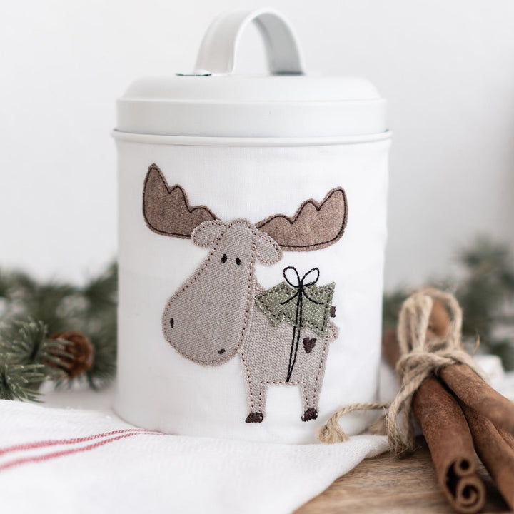 Stickdatei Doodle Elch mit Tanne – Winterliches Stickmotiv für Maschinenstickerei | Digitaler Download