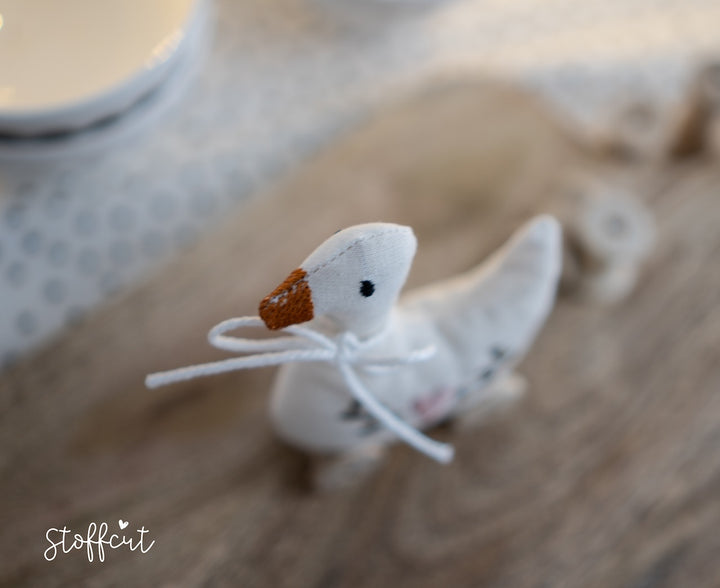 Stickdatei ITH Gans mit Herz